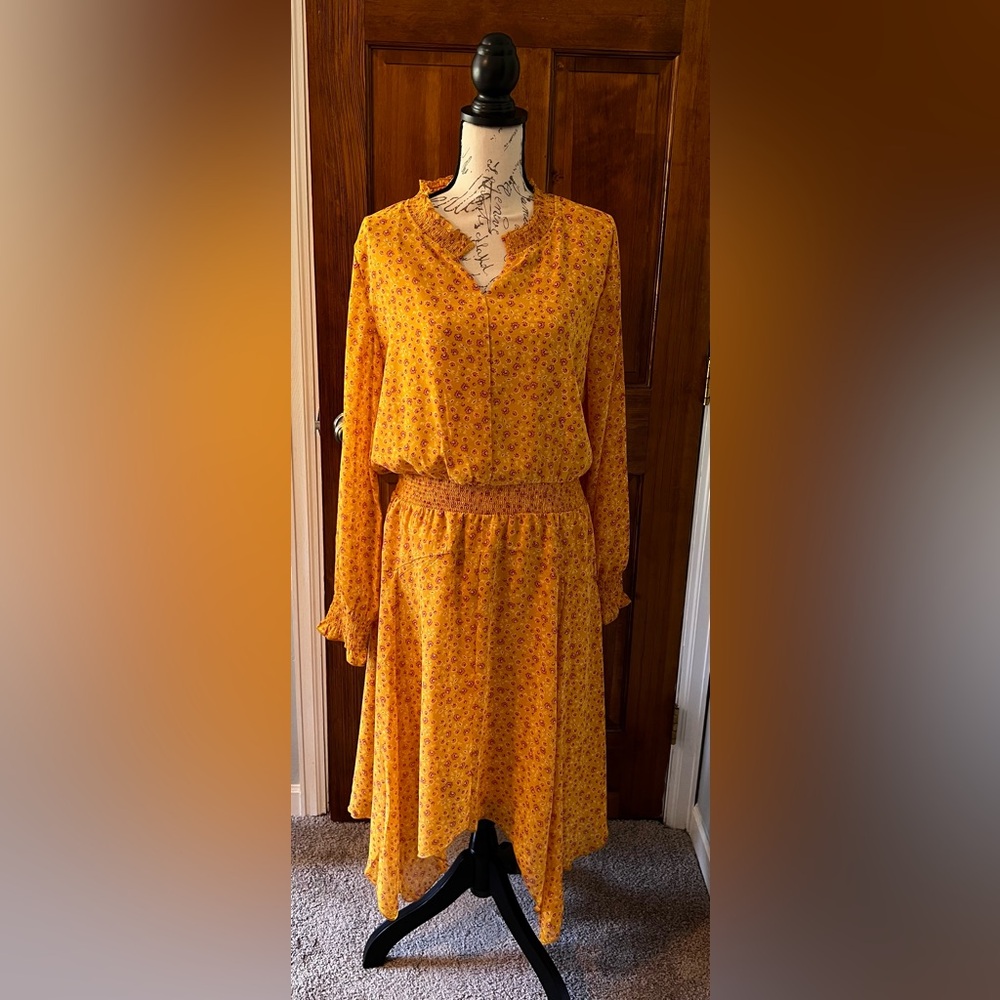 Time and Tru Size Large yellow floral polyester handkerchief dress